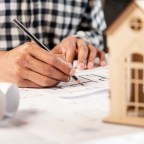 Co to jest firma budowlana?